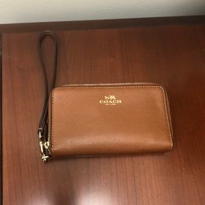 Brown Leather Coach Wallet/Wristlet Clutch